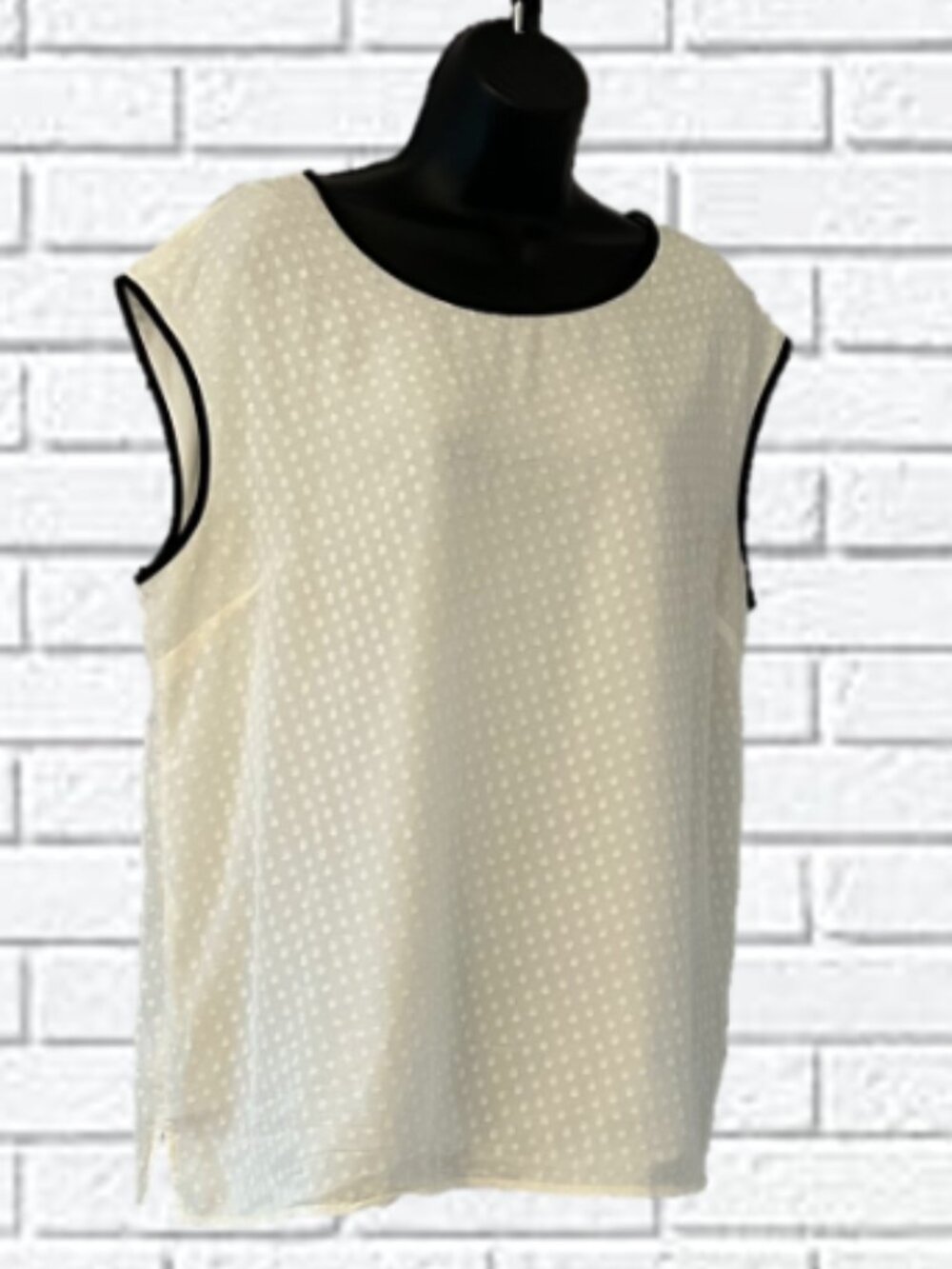 St. John | Cream Swiss Dot Sleeveless Blouse Top